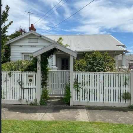 Charming North Geelong Home at a Steal! - Photo 3