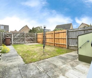2 bedroom semi-detached house to rent - Photo 5
