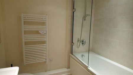 Beckhampton Street, Swindon - Photo 5