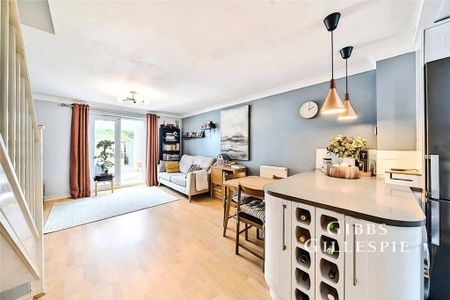 2 bedroom terraced house to rent - Photo 2