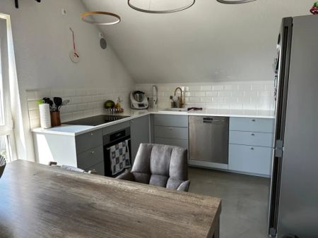 Sehr schöne, top gepflegte 3 Zimmer DG Wohnung mit Garage in Oberspeltach - Foto 2