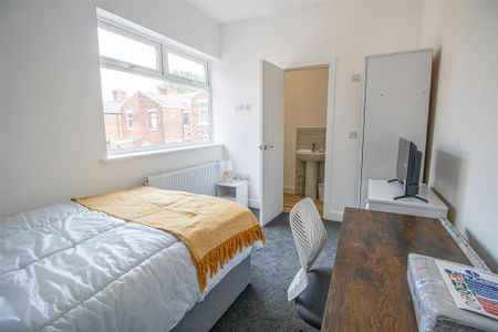 House to rent - Photo 2