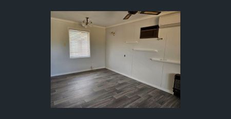 Comfortable Family Home! - Photo 2