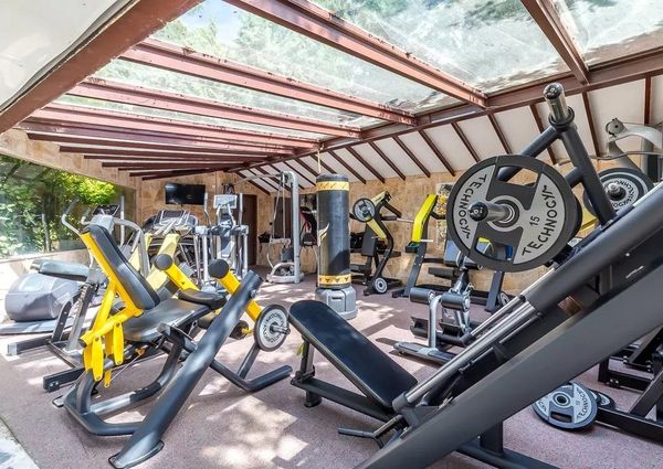 Majadahonda, Community of Madrid 28221