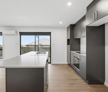Brand New 3 Bedroom Home - Photo 5