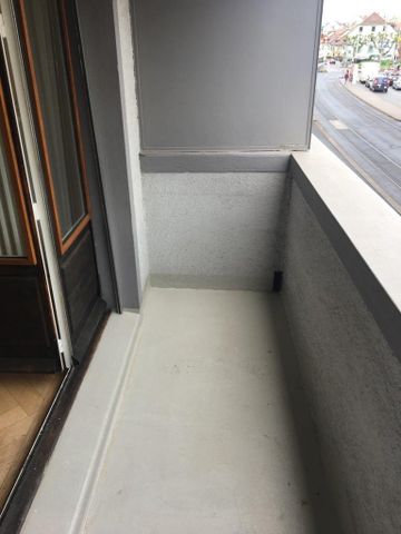 Idéalement situé dans Carouge, proche des transports publics (en face du bâtiment), grandes entreprises, restaurants et commerces. - Foto 3