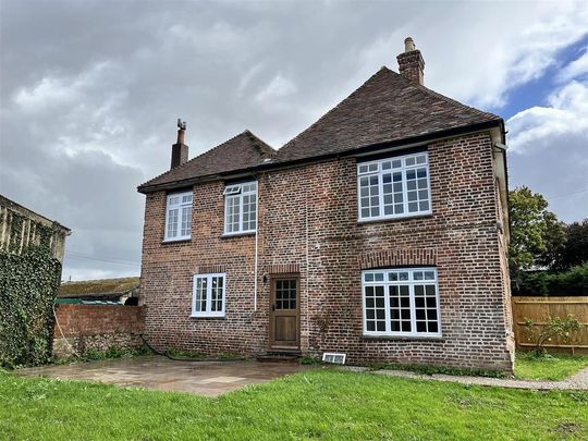 3 bedroom semi-detached house to rent - Photo 1