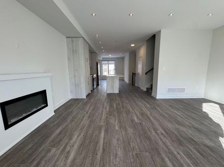 For Lease - 14 Agnes Lane, Richmond Hill, Ontario - Photo 3