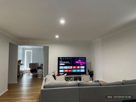 FOUR BEDROOM HOME - LOW MAINTENANCE ! - Photo 2