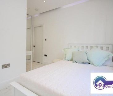 1 bedroom in a flat share to rent - Photo 5