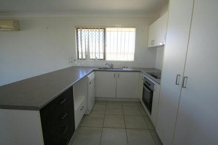 Family Home in Riverview Estate! - Photo 5