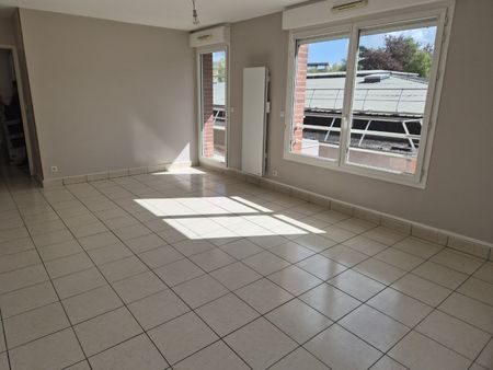 Location Appartement 65m² VALENCIENNES 59300 - Photo 2