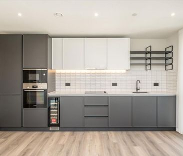 3 bedroom flat to rent - Photo 6