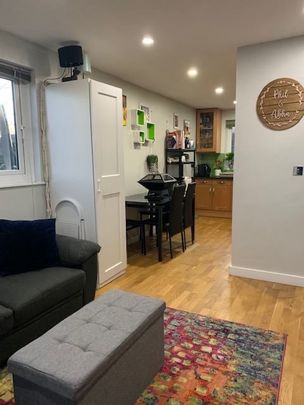 1 Bed Flat, King Arthur Close, SE15 - Photo 1