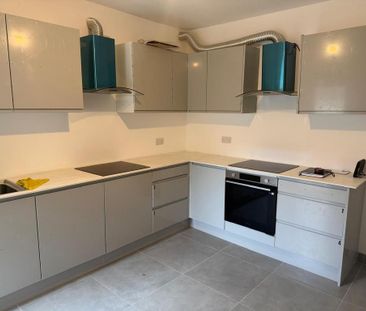 1 bedroom in a house share to rent - Photo 2