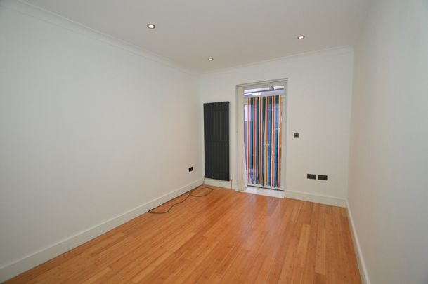 2 Bed Flat, Rutland Road, E7 - Photo 1