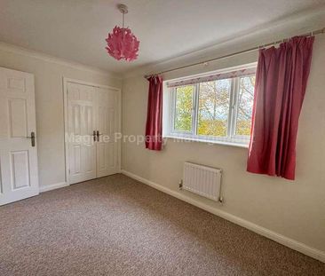 Hawkesford Way, St Neots, PE19 - Photo 1