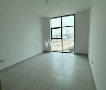 High Floor | Prime Location | Spacious - Photo 6