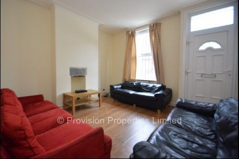 4 Bedroom Student Properties - Photo 1