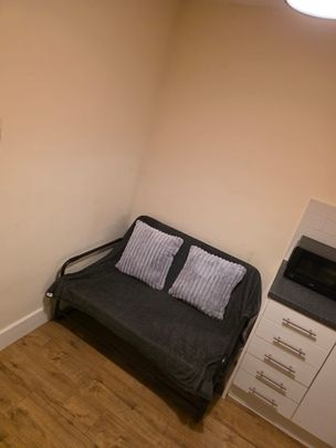 1 Bed Flat, Hamilton Court, LU1 - Photo 1