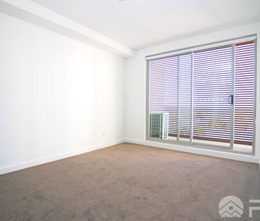 Centre of Parramatta, Modern Apartment, Awesome Specs! - Photo 3