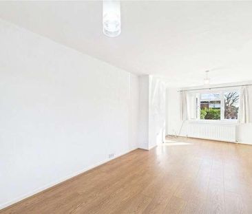 Cotswold Way, Tilehurst, Reading, Berkshire, RG31 - Photo 2