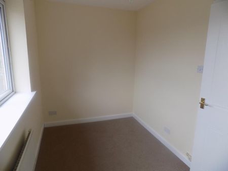 2 bedroom terraced house to rent - Photo 3