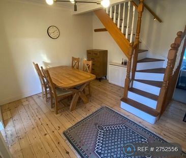 2 bedroom semi-detached house to rent - Photo 5