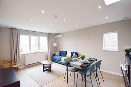 Hayes Crescent, London, NW11 - Photo 2