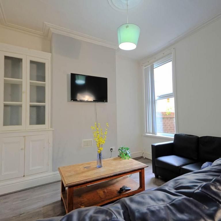 5 bedroom terraced house to rent - Photo 1