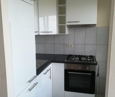 Lumineux studio au 24 ième étage à 1090 Jette  Loyer: 625 € - Photo 2