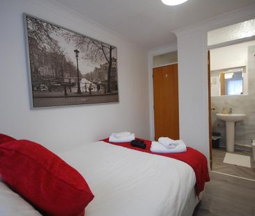 2 bedroom apartment to rent - Photo 4