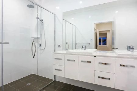 FOUR-BEDROOM HOME IN PRIME COORPAROO LOCATION - Photo 5