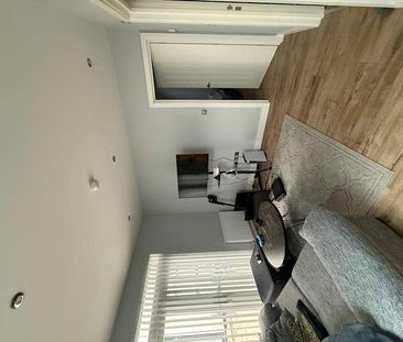 Bed Luxury Student Flat // North Sherwood Street, NG1 - Photo 5