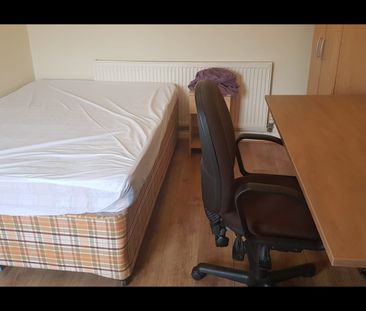 Room in a Shared Flat, Lower Broughton Road, M7 - Photo 4