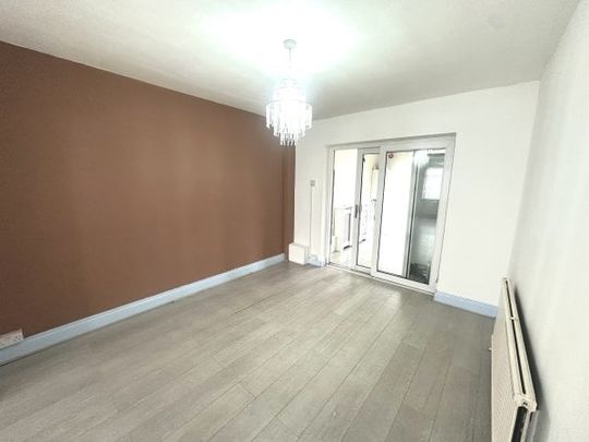 Merlin Grove, Ilford, IG6, Property for rent - Photo 1