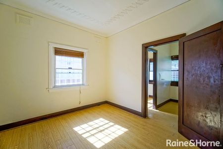 Charming Family Home in Penshurst - Photo 4