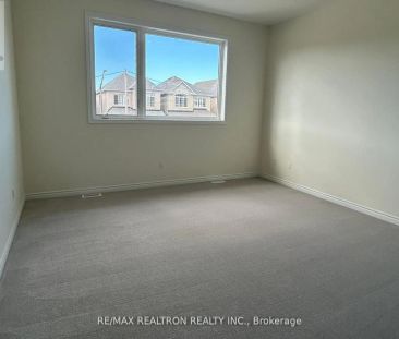 9 MOUNTAINSIDE CRESCENT - Photo 2