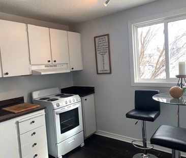 For Lease - 14 LARKSHIRE Lane Unit# E, Barrhaven, Ontario - Photo 2