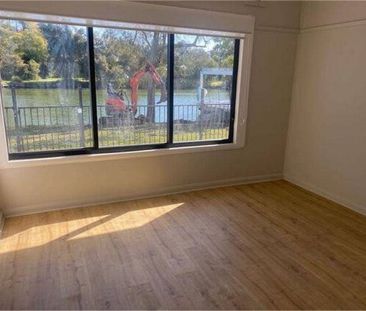 3 Bedroom Waterfront Home - Photo 2