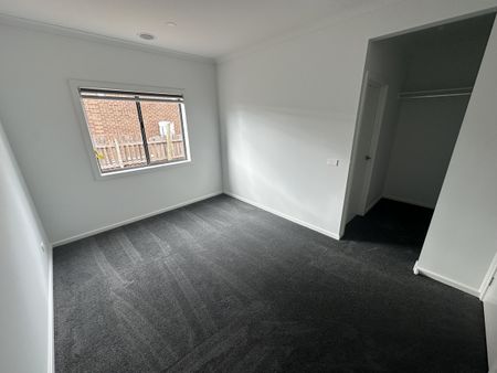 38 Numurkah Road, SHEPPARTON VIC 3630 - Photo 2