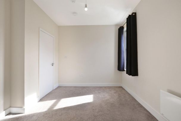 Flat To Let - Photo 1