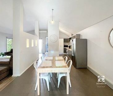 STYLISH & SECURE! - Photo 3