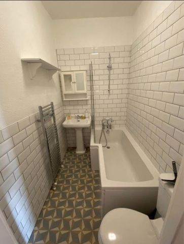 2 Bed Terraced House, Tennyson Terrace, LS27 - Photo 2