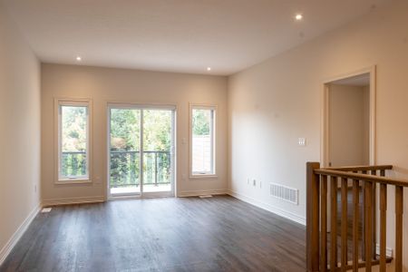 For Lease - 11 Tristan Lane, Huntsville, Ontario - Photo 2