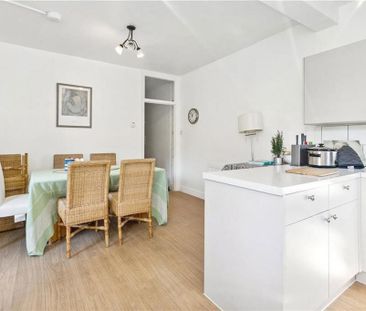 2 bedroom maisonette to rent - Photo 6