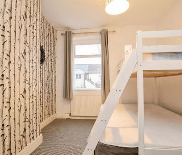 3 bedroom terraced house to rent - Photo 5