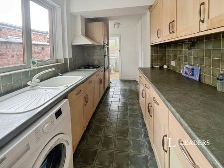 2 bedroom terraced house to rent - Photo 3