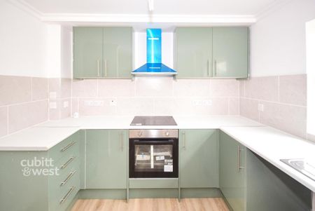 2 bedroom flat to rent - Photo 2