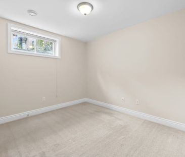 For Lease - 1008 Pinecrest Road, Britannia Heights - Queensway Terr... - Photo 4